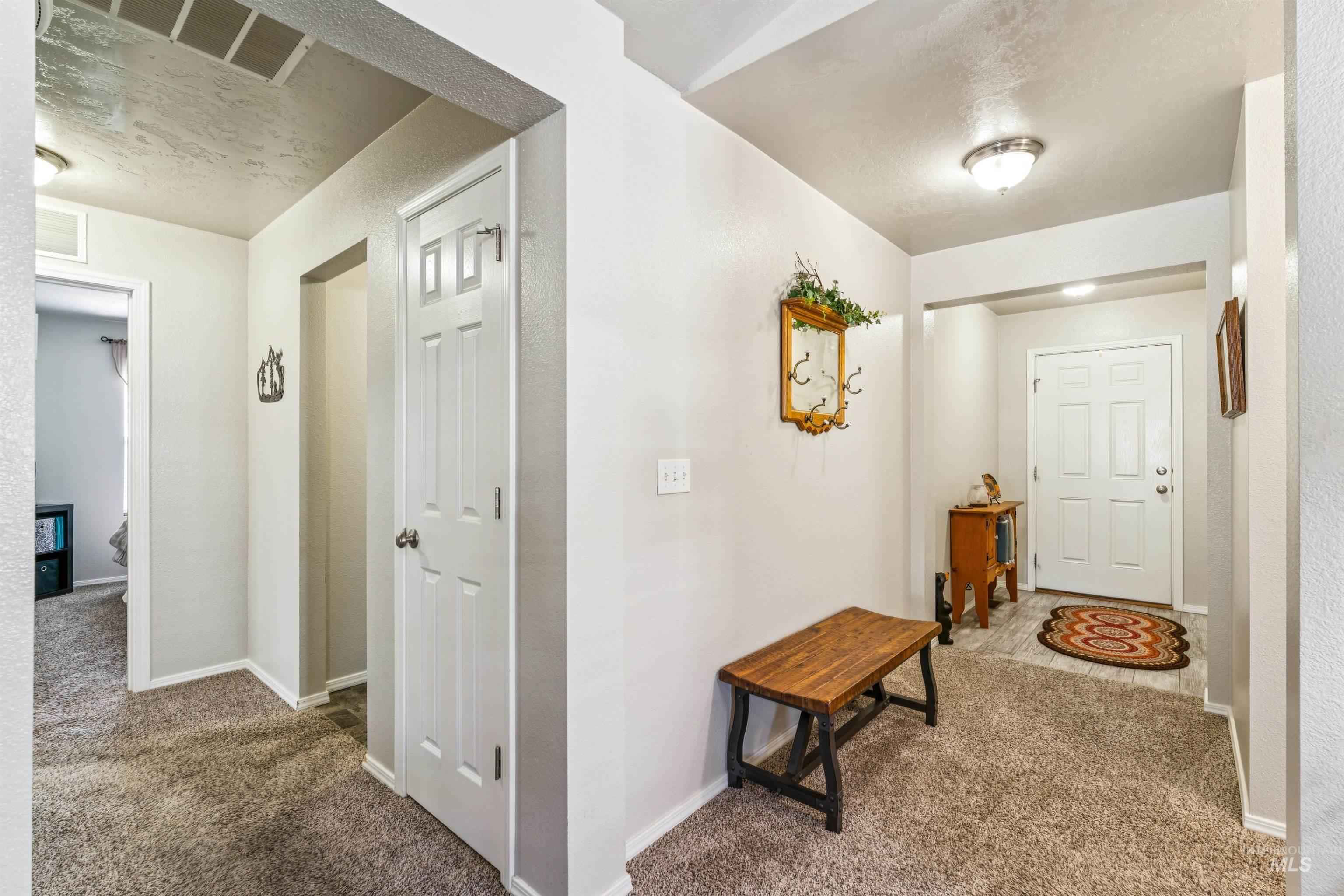11670 Cambria St., Caldwell, Idaho 83605, 3 Bedrooms, 2 Bathrooms, Residential For Sale, Price $385,000,MLS 98985790