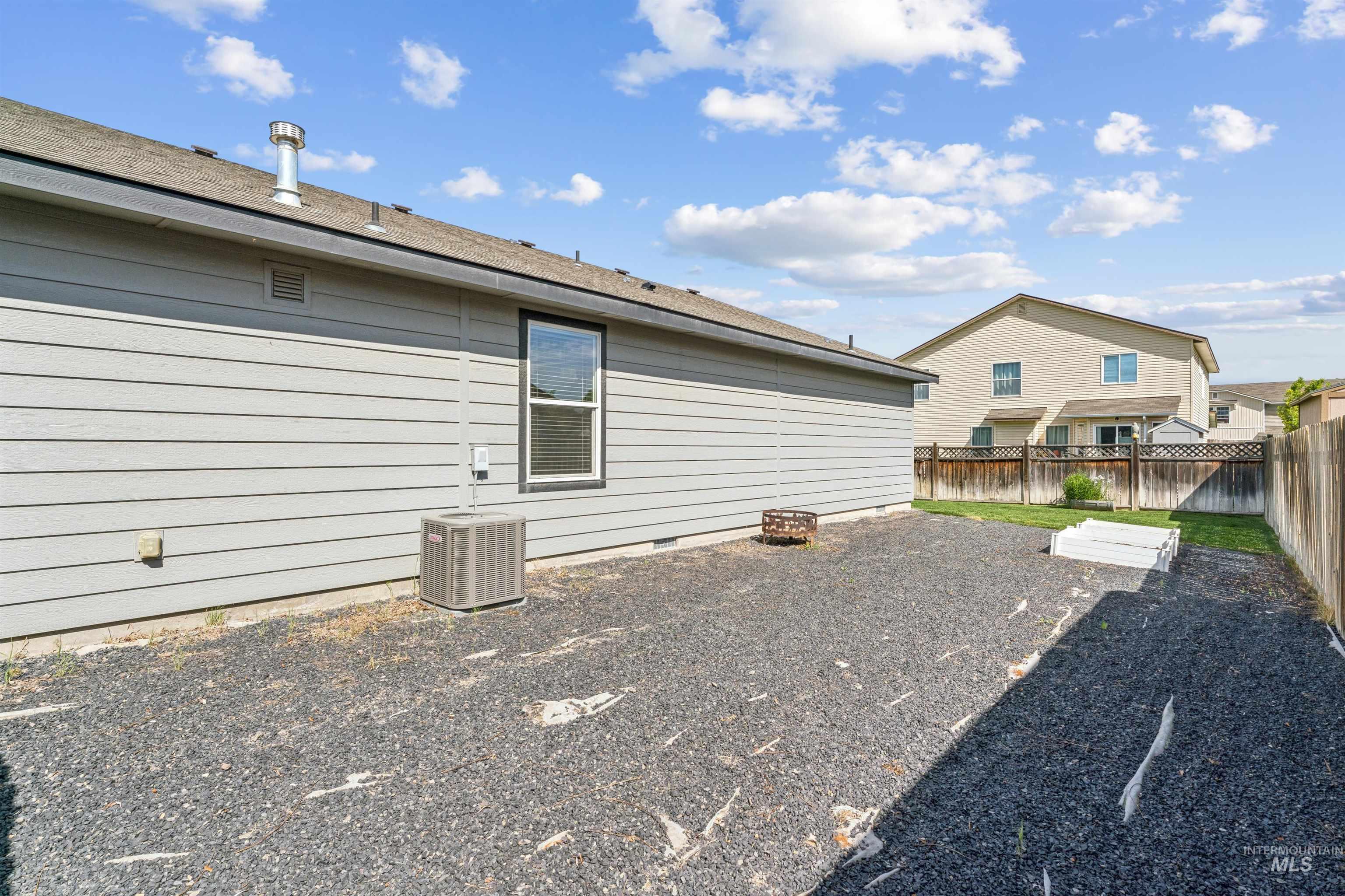 11670 Cambria St., Caldwell, Idaho 83605, 3 Bedrooms, 2 Bathrooms, Residential For Sale, Price $385,000,MLS 98985790
