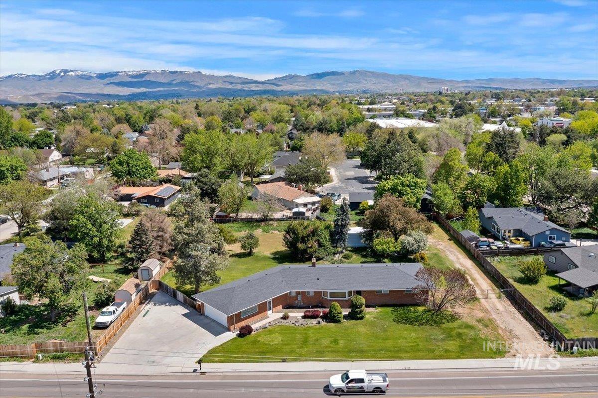 1810 N Maple Grove, Boise, Idaho 83704, 4 Bedrooms, 2.5 Bathrooms, Residential For Sale, Price $724,900,MLS 98985791