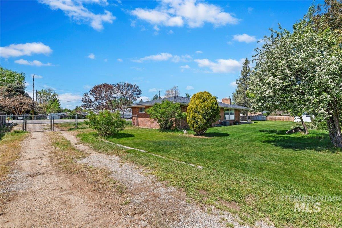 1810 N Maple Grove, Boise, Idaho 83704, 4 Bedrooms, 2.5 Bathrooms, Residential For Sale, Price $724,900,MLS 98985791