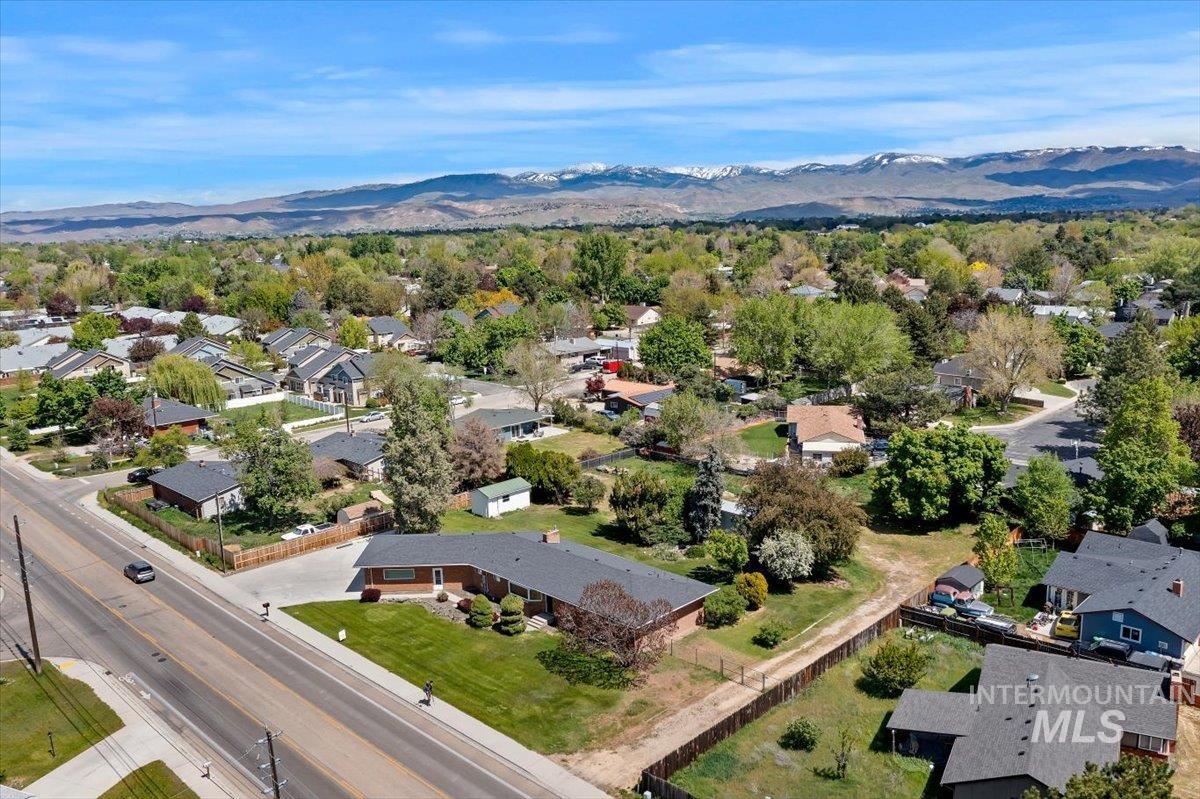 1810 N Maple Grove, Boise, Idaho 83704, 4 Bedrooms, 2.5 Bathrooms, Residential For Sale, Price $724,900,MLS 98985791
