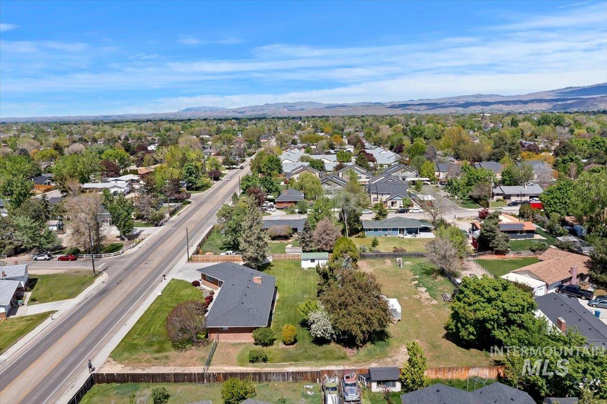 1810 N Maple Grove, Boise, Idaho 83704, 4 Bedrooms, 2.5 Bathrooms, Residential For Sale, Price $724,900,MLS 98985791