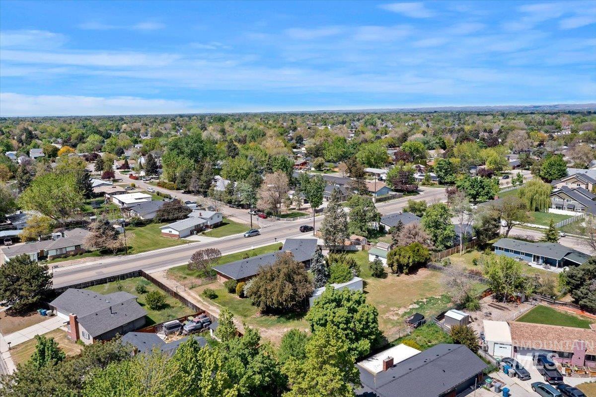 1810 N Maple Grove, Boise, Idaho 83704, 4 Bedrooms, 2.5 Bathrooms, Residential For Sale, Price $724,900,MLS 98985791
