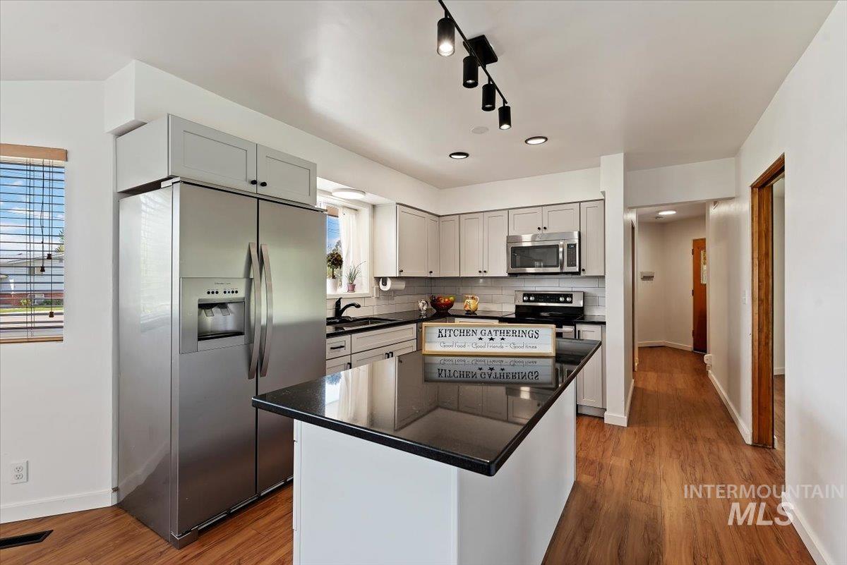1810 N Maple Grove, Boise, Idaho 83704, 4 Bedrooms, 2.5 Bathrooms, Residential For Sale, Price $724,900,MLS 98985791