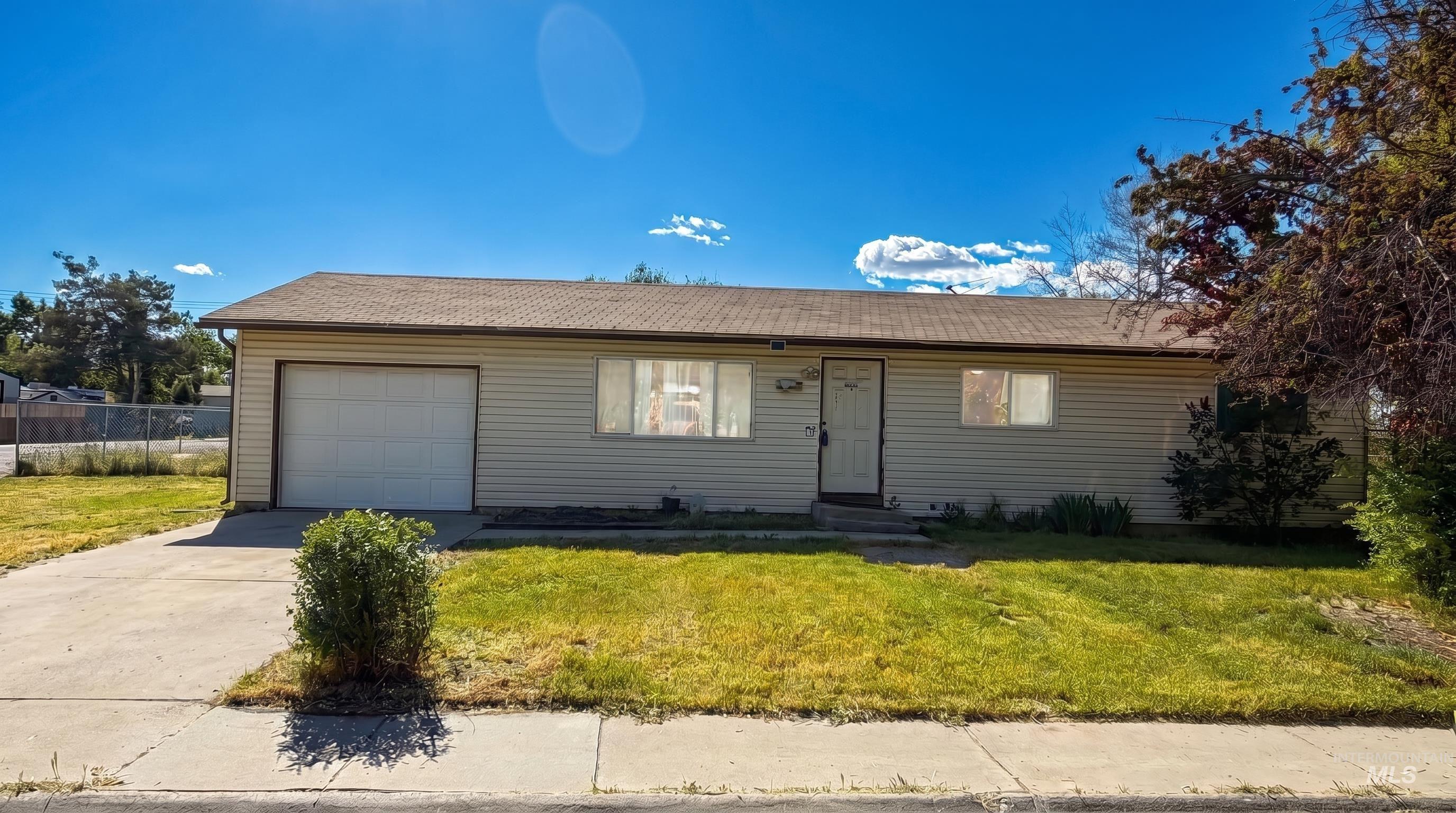 7011 S Southdale Ave, Boise, Idaho 83709, 3 Bedrooms, 1 Bathroom, Residential For Sale, Price $368,000,MLS 98985793