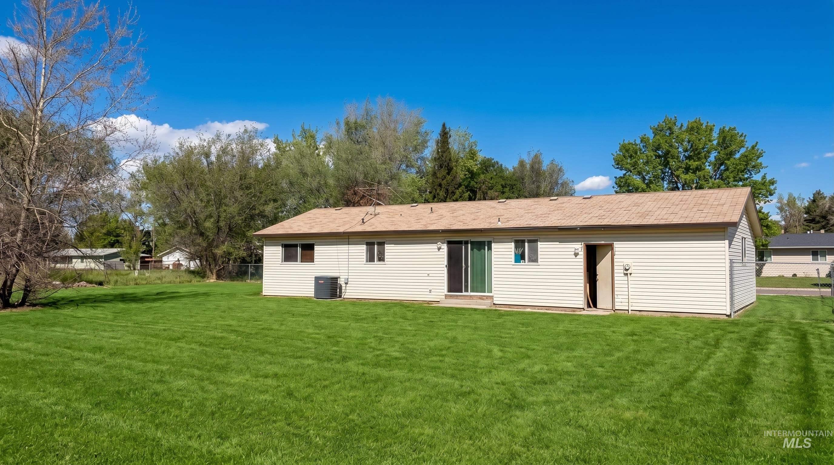 7011 S Southdale Ave, Boise, Idaho 83709, 3 Bedrooms, 1 Bathroom, Residential For Sale, Price $368,000,MLS 98985793