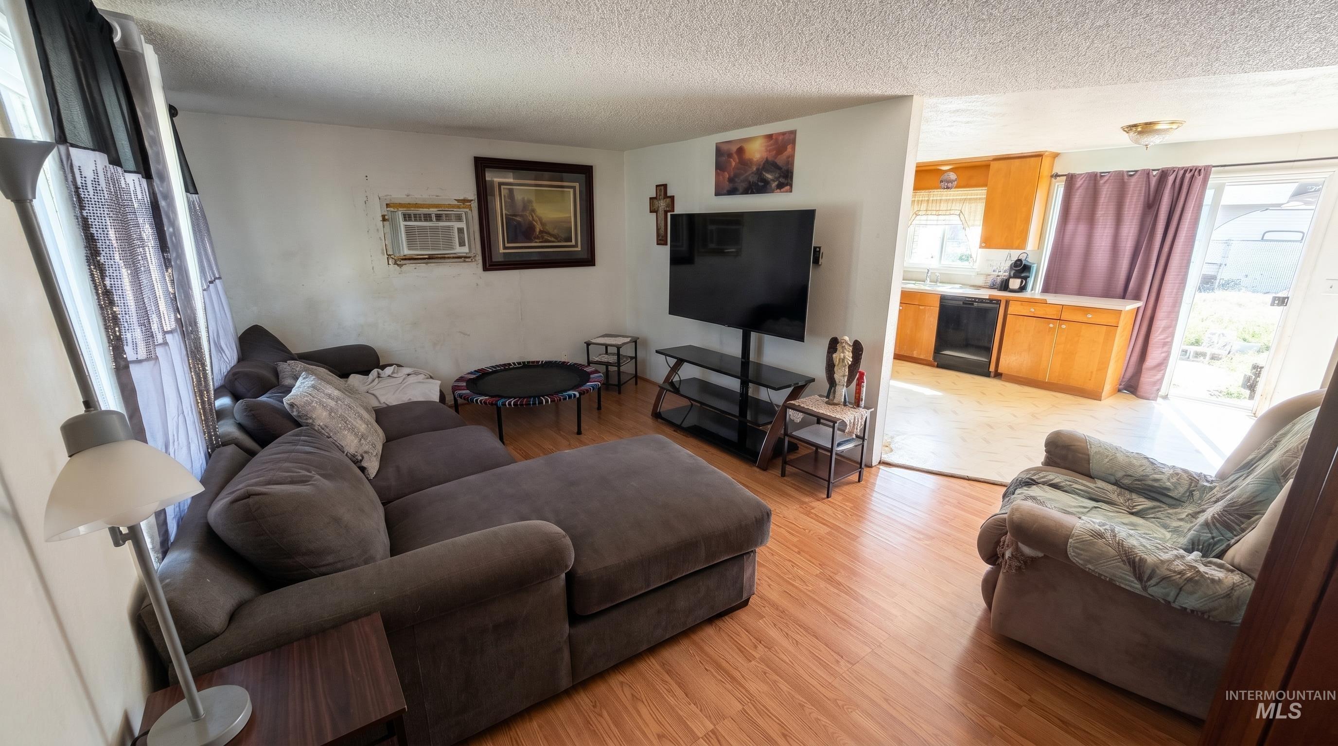 7011 S Southdale Ave, Boise, Idaho 83709, 3 Bedrooms, 1 Bathroom, Residential For Sale, Price $368,000,MLS 98985793