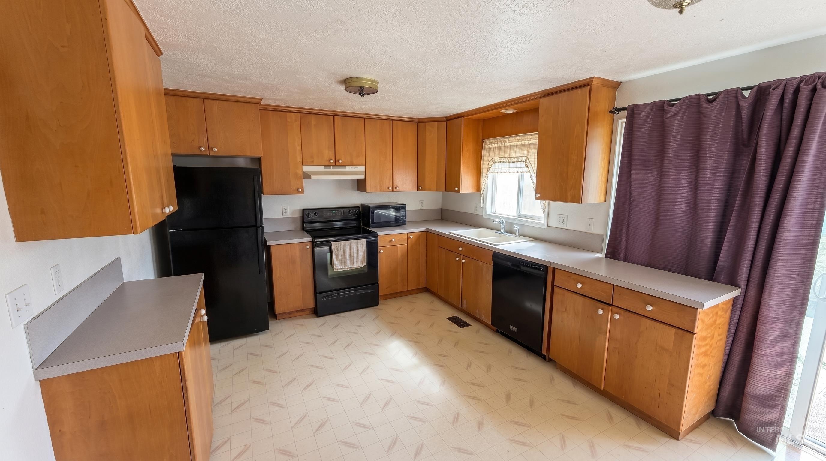 7011 S Southdale Ave, Boise, Idaho 83709, 3 Bedrooms, 1 Bathroom, Residential For Sale, Price $368,000,MLS 98985793
