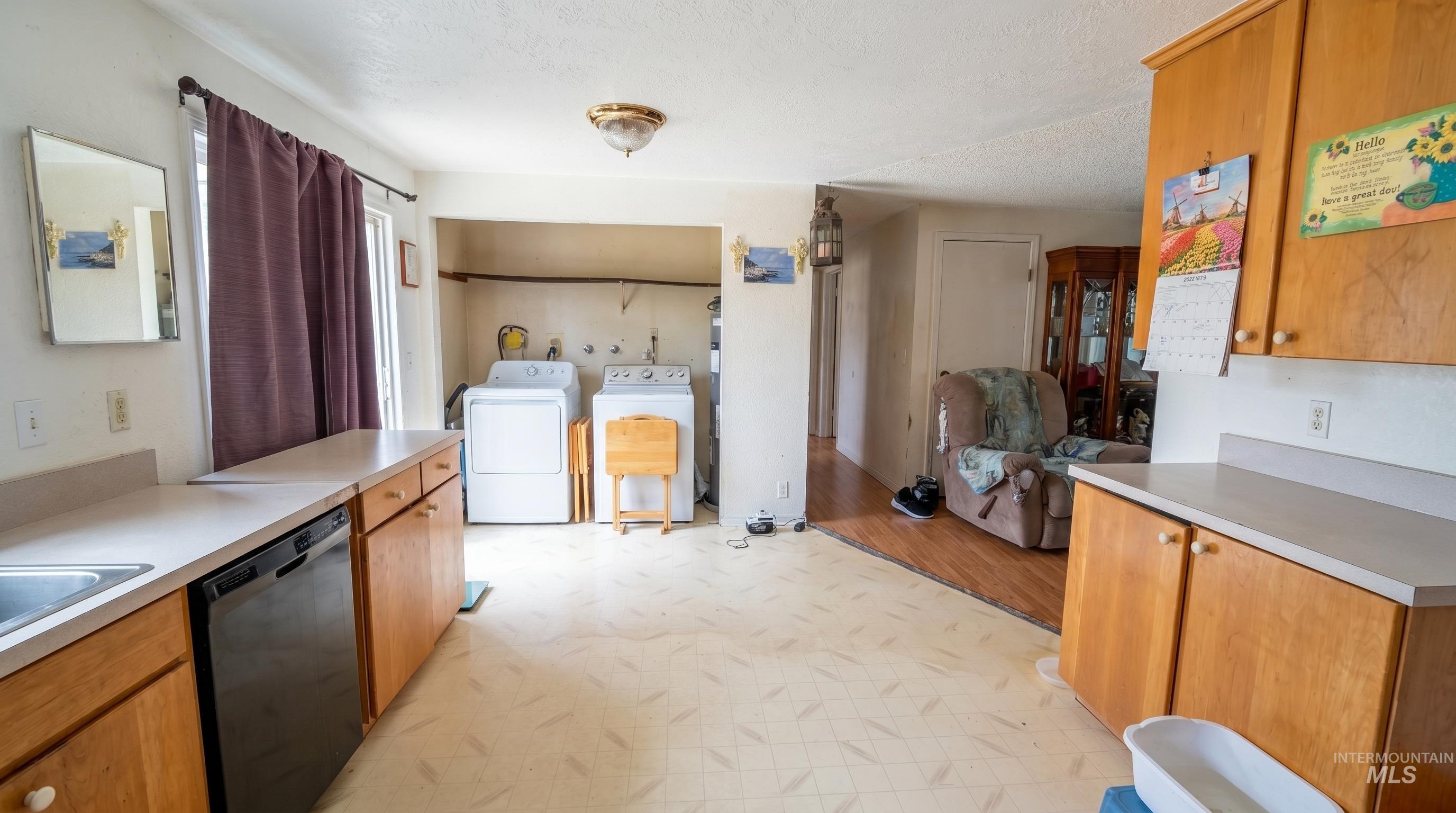 7011 S Southdale Ave, Boise, Idaho 83709, 3 Bedrooms, 1 Bathroom, Residential For Sale, Price $368,000,MLS 98985793