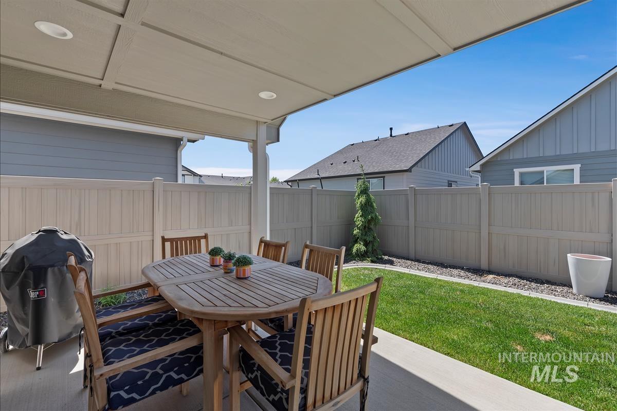 3279 NW 12th Ave, Meridian, Idaho 83646, 2 Bedrooms, 2 Bathrooms, Residential For Sale, Price $410,000,MLS 98985796