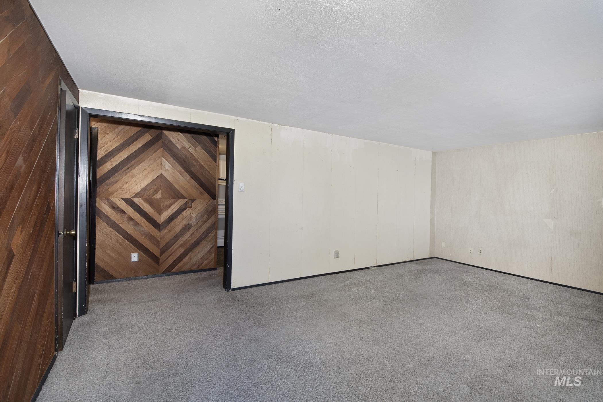 824 NW 4th Avenue, Ontario, Oregon 97914, 4 Bedrooms, 2 Bathrooms, Residential For Sale, Price $279,000,MLS 98985798