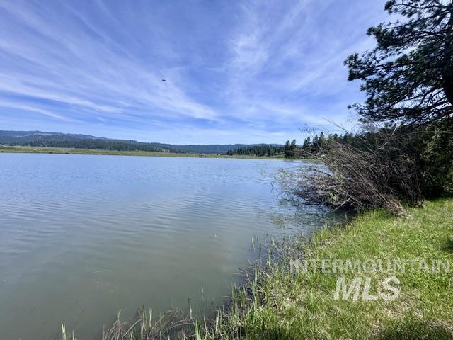 4 Lem Ct, High Valley, Idaho 83611, 2 Bedrooms, 2 Bathrooms, Residential For Sale, Price $462,000, 98985799