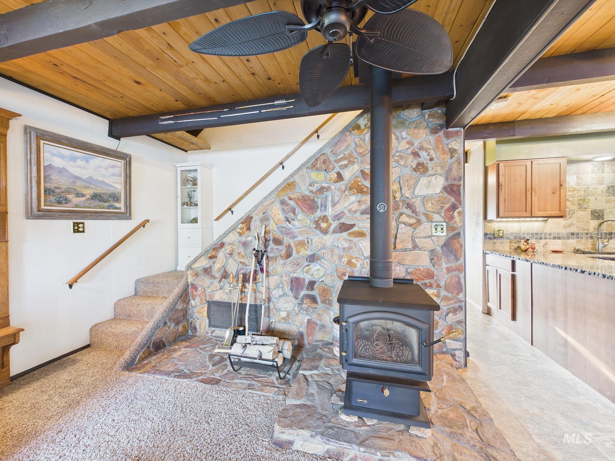 4 Lem Ct, High Valley, Idaho 83611, 2 Bedrooms, 2 Bathrooms, Residential For Sale, Price $462,000, 98985799