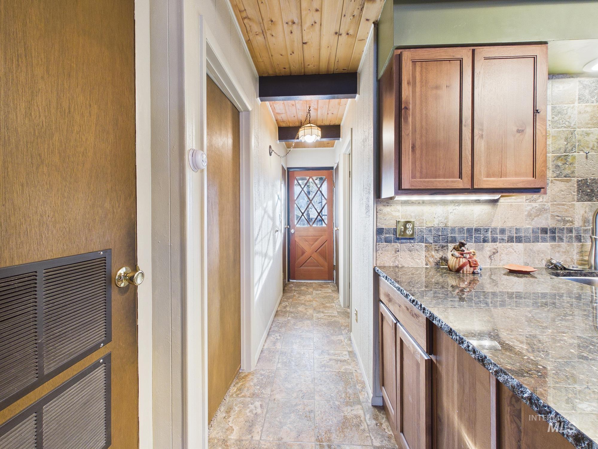 4 Lem Ct, High Valley, Idaho 83611, 2 Bedrooms, 2 Bathrooms, Residential For Sale, Price $462,000, 98985799