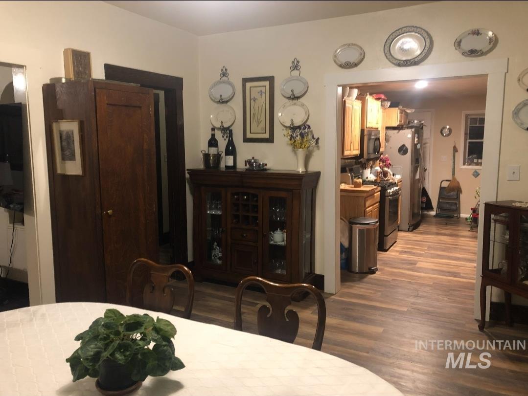 222 N 9TH, Buhl, Idaho 83316, 3 Bedrooms, 3 Bathrooms, Residential For Sale, Price $374,000,MLS 98985802