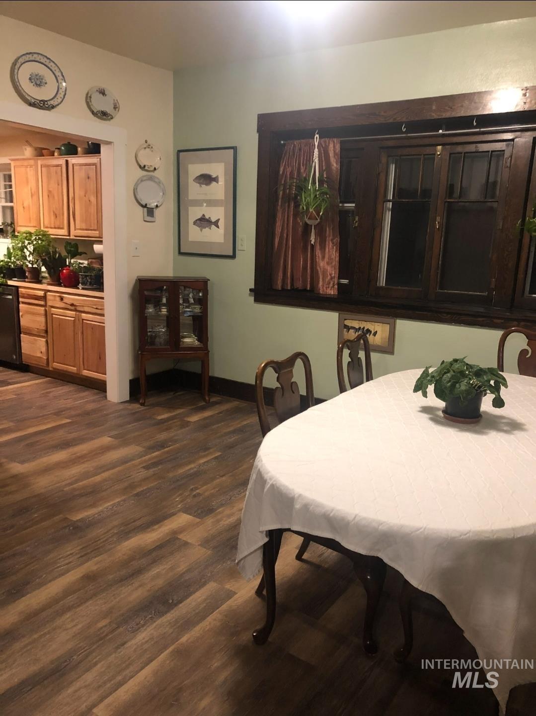 222 N 9TH, Buhl, Idaho 83316, 3 Bedrooms, 3 Bathrooms, Residential For Sale, Price $374,000,MLS 98985802