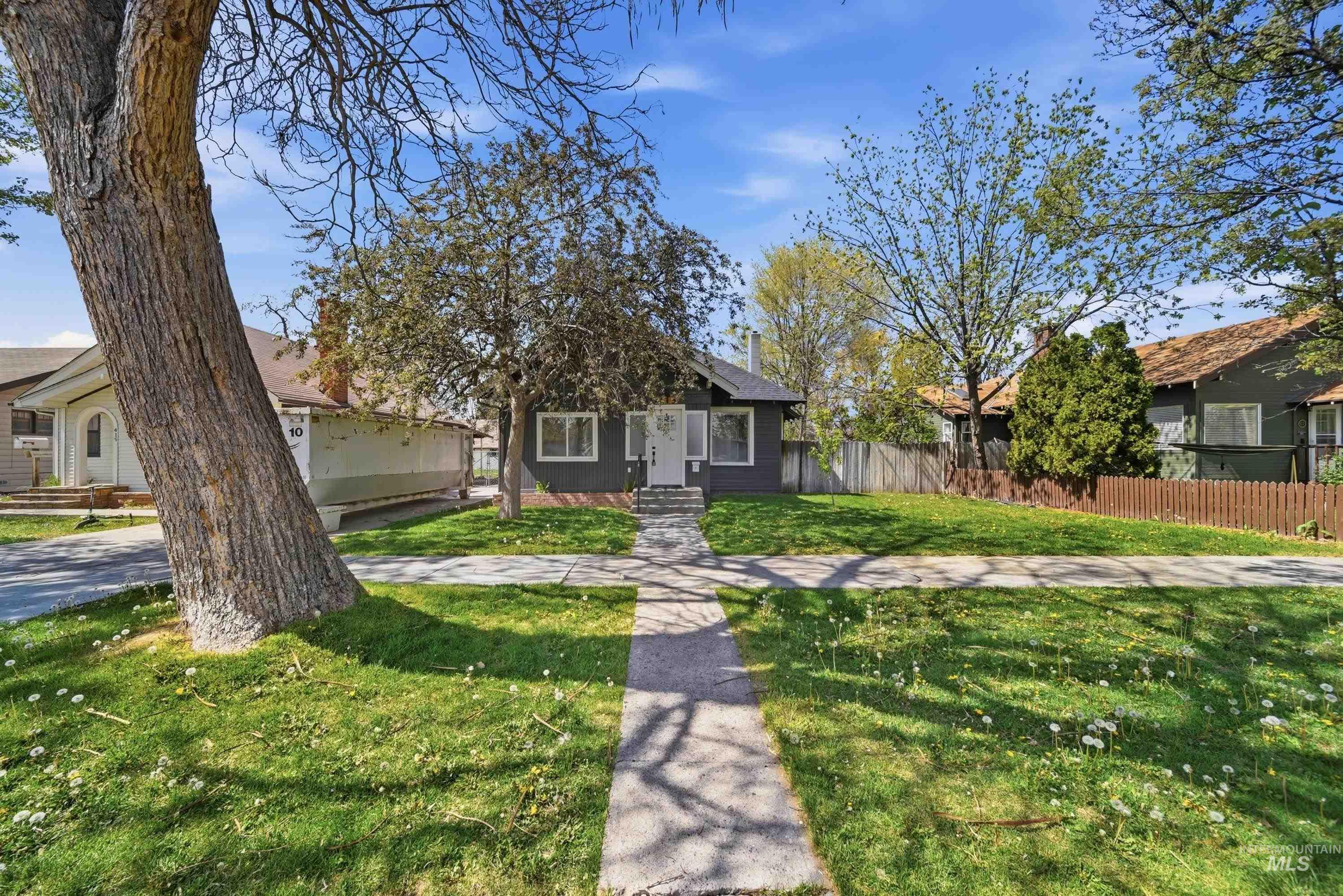 415 6Th Ave, Nampa, Idaho 83651, 4 Bedrooms, 3 Bathrooms, Residential For Sale, Price $440,000,MLS 98985803
