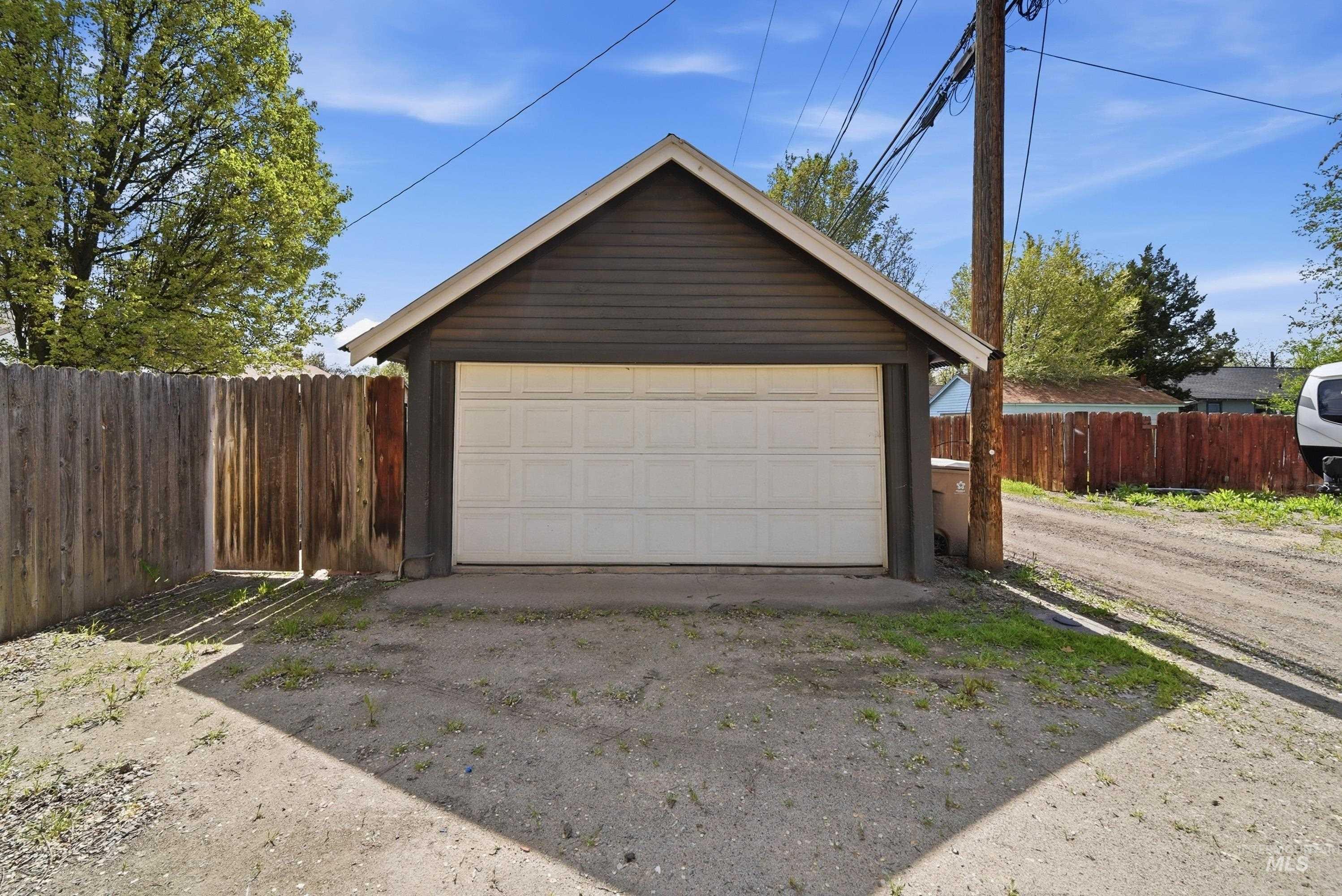 415 6Th Ave, Nampa, Idaho 83651, 4 Bedrooms, 3 Bathrooms, Residential For Sale, Price $440,000,MLS 98985803