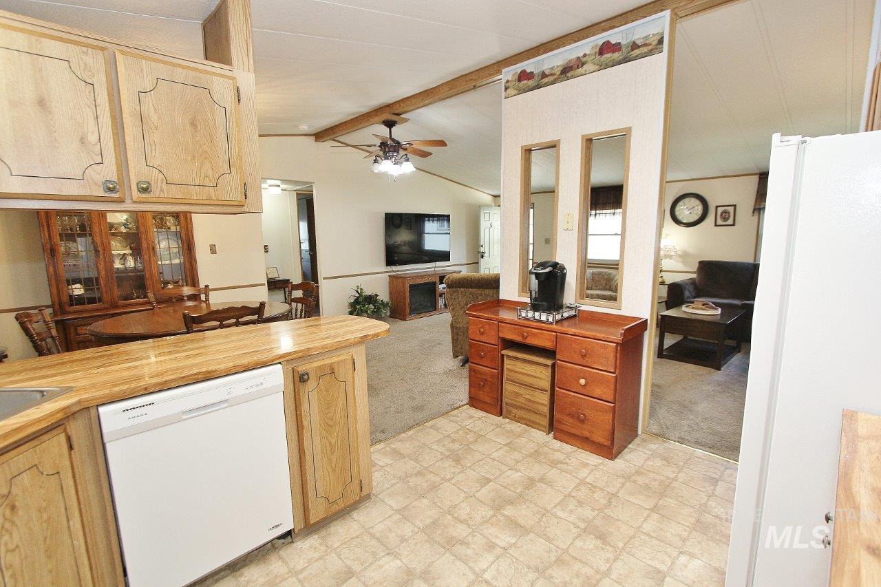1097 W Flamingo Avenue, Nampa, Idaho 83651, 3 Bedrooms, 2 Bathrooms, Residential For Sale, Price $179,900,MLS 98985810