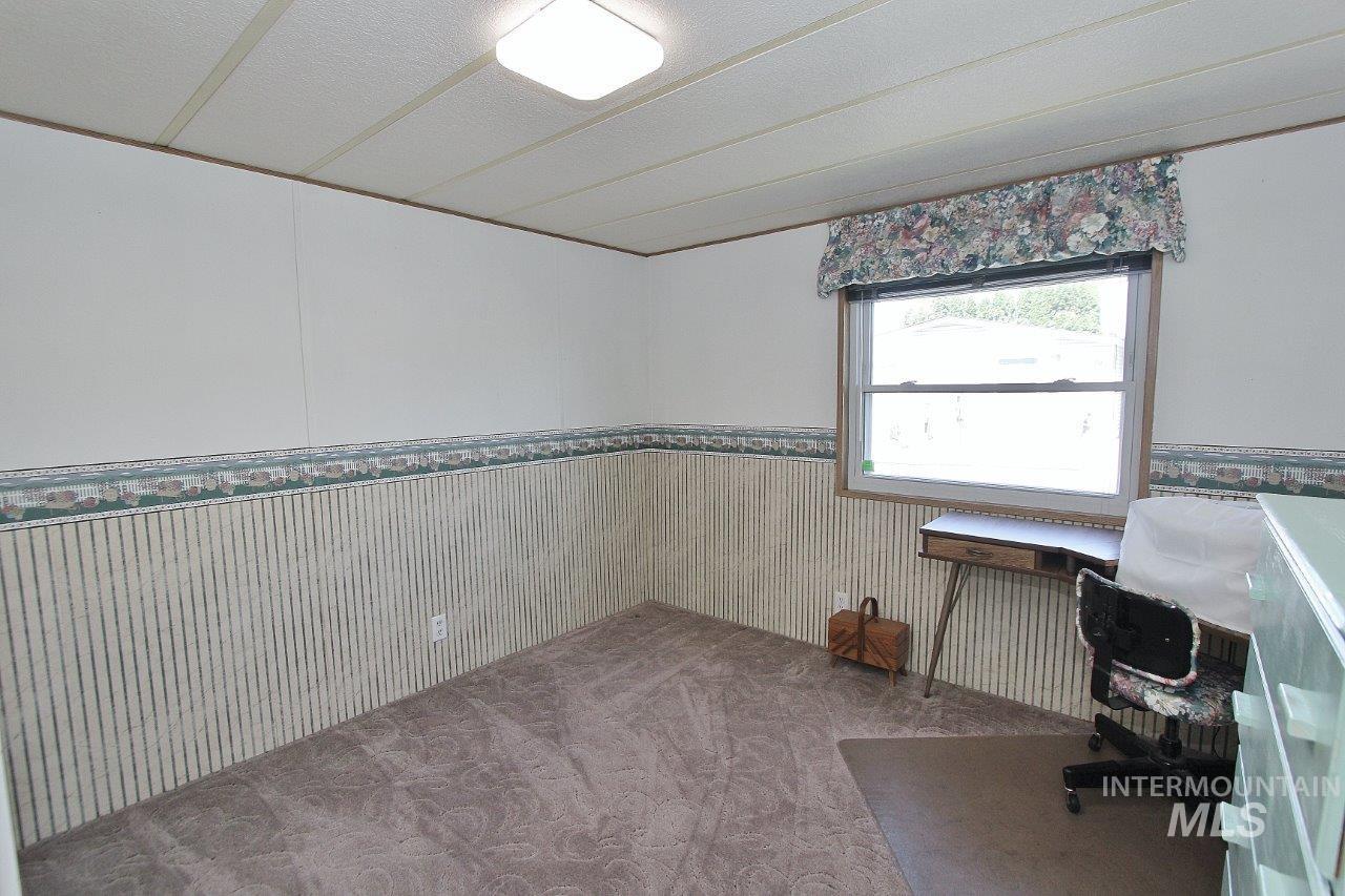 1097 W Flamingo Avenue, Nampa, Idaho 83651, 3 Bedrooms, 2 Bathrooms, Residential For Sale, Price $179,900,MLS 98985810