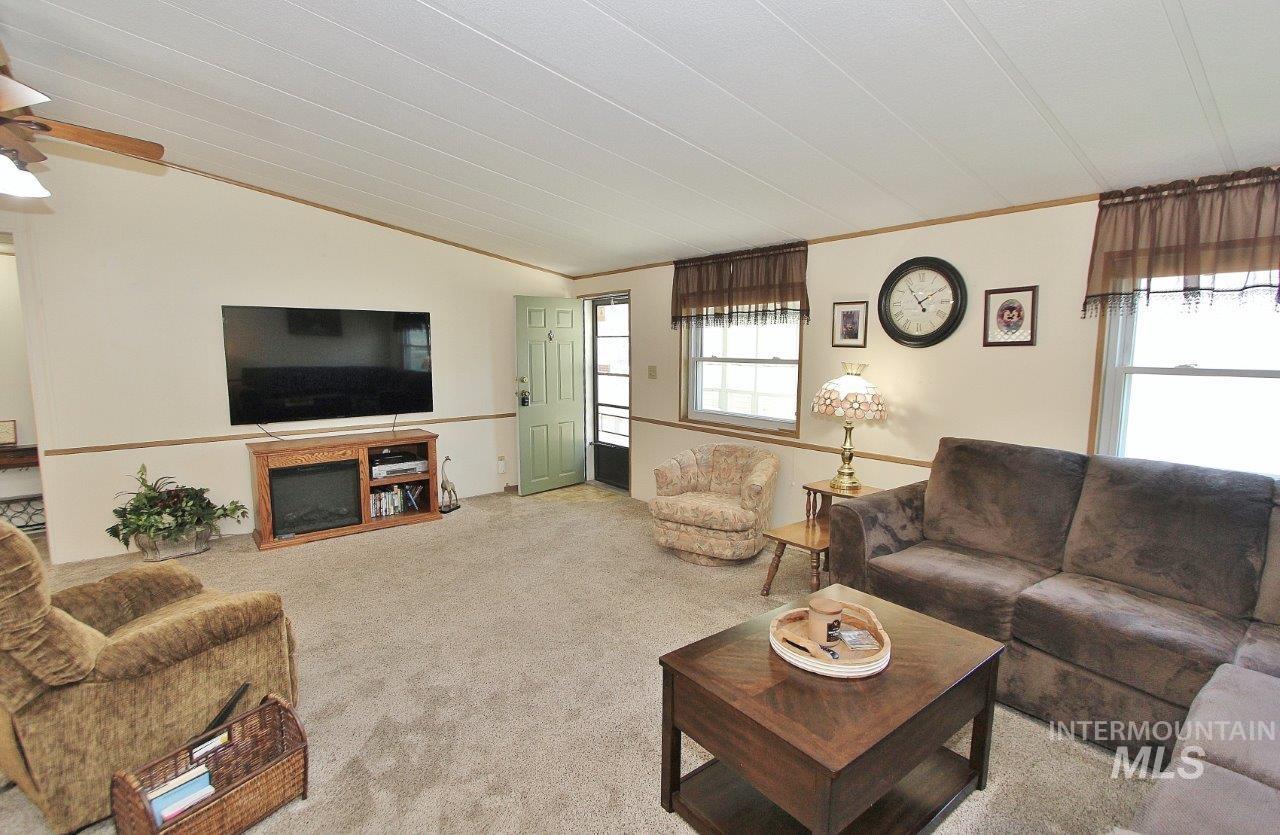 1097 W Flamingo Avenue, Nampa, Idaho 83651, 3 Bedrooms, 2 Bathrooms, Residential For Sale, Price $179,900,MLS 98985810
