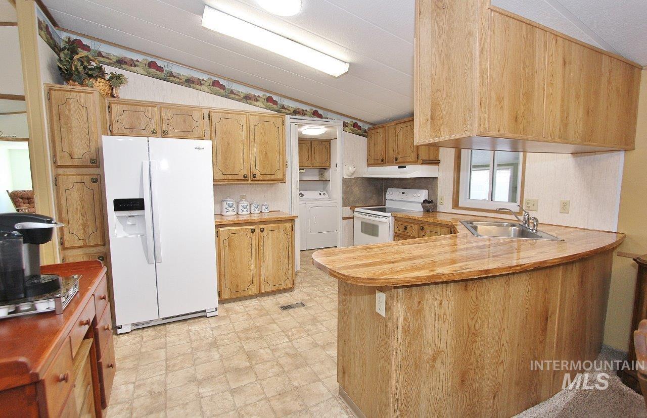 1097 W Flamingo Avenue, Nampa, Idaho 83651, 3 Bedrooms, 2 Bathrooms, Residential For Sale, Price $179,900,MLS 98985810