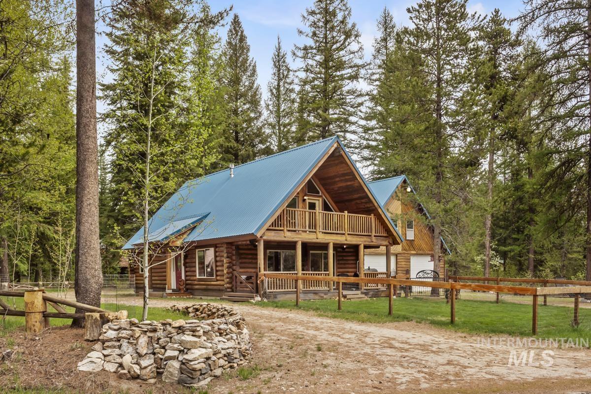 12824 Hereford Road, Donnelly, Idaho 83615, 3 Bedrooms, 2 Bathrooms, Residential For Sale, Price $950,000,MLS 98985812
