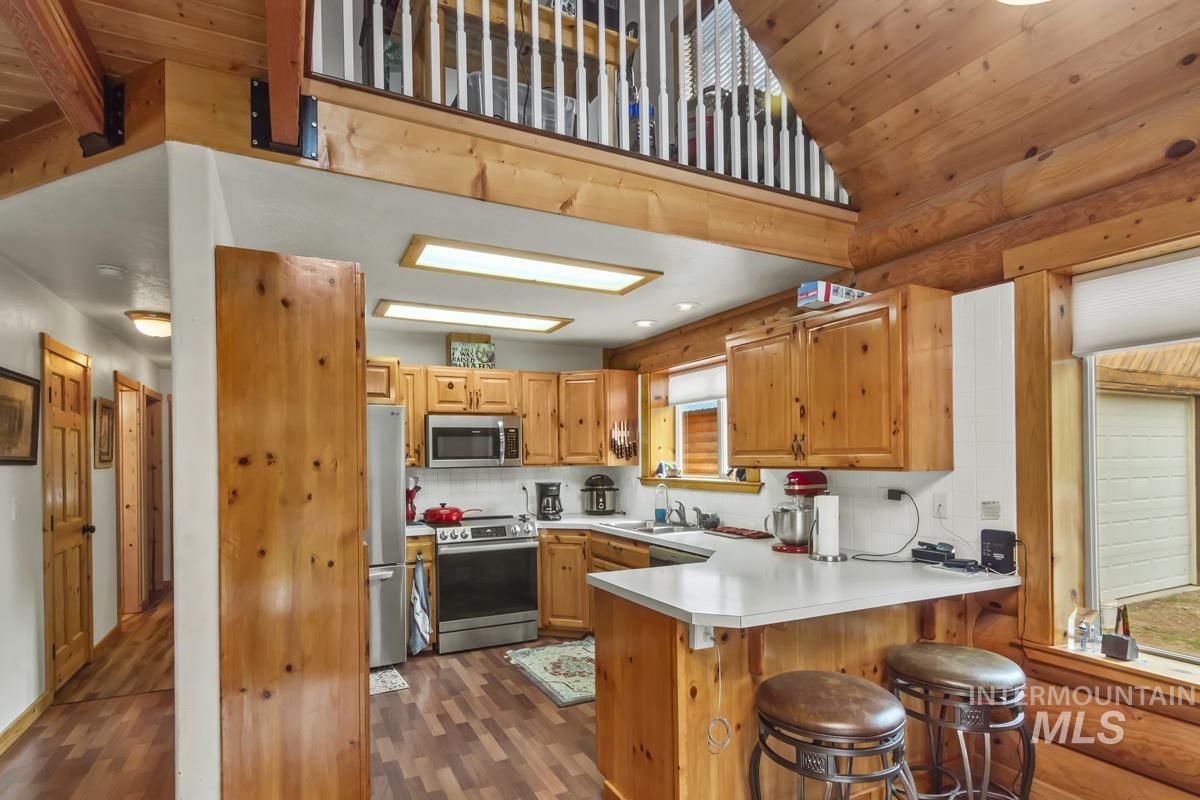 12824 Hereford Road, Donnelly, Idaho 83615, 3 Bedrooms, 2 Bathrooms, Residential For Sale, Price $950,000,MLS 98985812