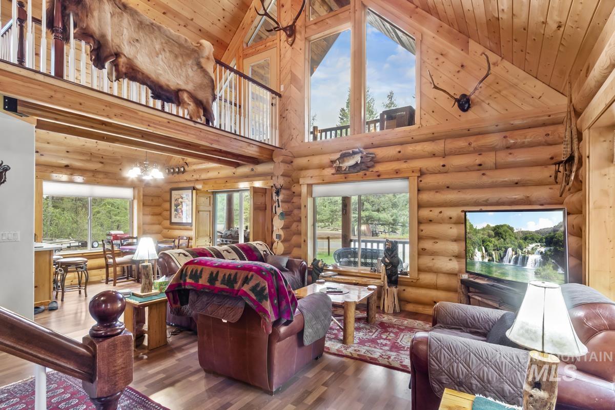12824 Hereford Road, Donnelly, Idaho 83615, 3 Bedrooms, 2 Bathrooms, Residential For Sale, Price $950,000,MLS 98985812