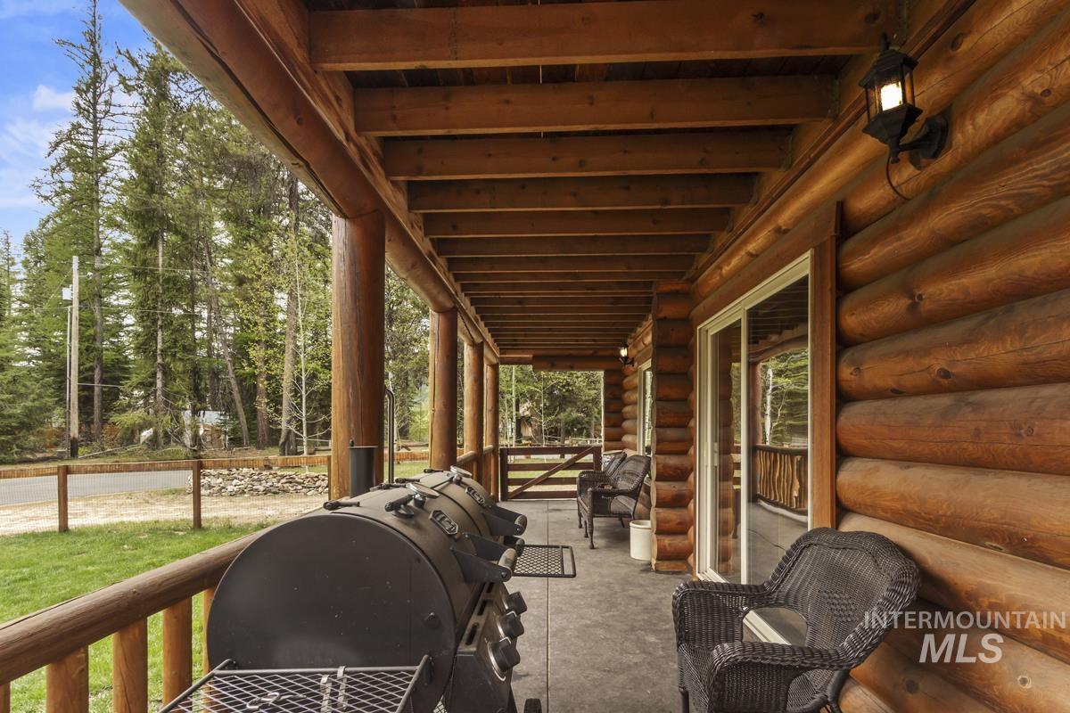 12824 Hereford Road, Donnelly, Idaho 83615, 3 Bedrooms, 2 Bathrooms, Residential For Sale, Price $950,000,MLS 98985812