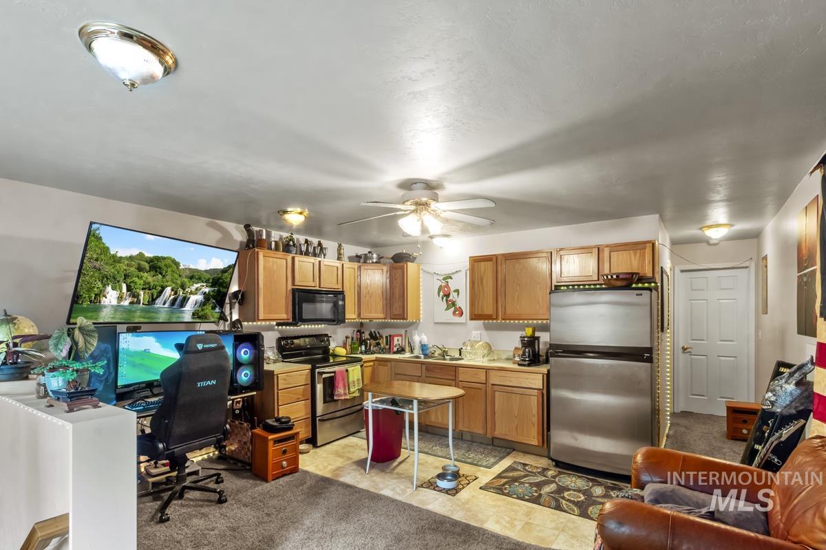 12824 Hereford Road, Donnelly, Idaho 83615, 3 Bedrooms, 2 Bathrooms, Residential For Sale, Price $950,000,MLS 98985812