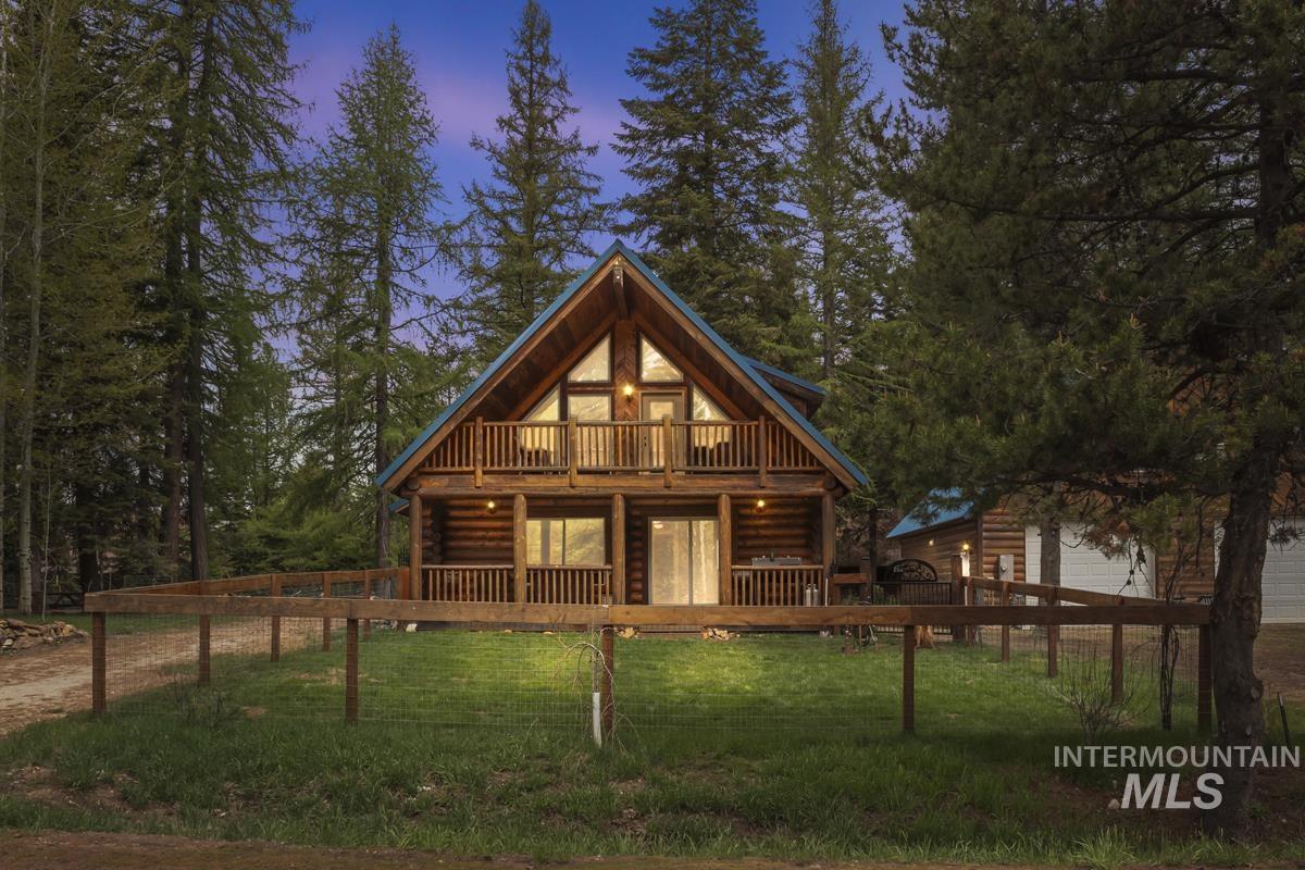 12824 Hereford Road, Donnelly, Idaho 83615, 3 Bedrooms, 2 Bathrooms, Residential For Sale, Price $950,000,MLS 98985812