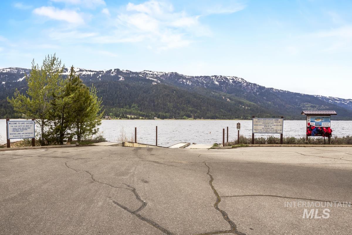 12824 Hereford Road, Donnelly, Idaho 83615, 3 Bedrooms, 2 Bathrooms, Residential For Sale, Price $950,000,MLS 98985812