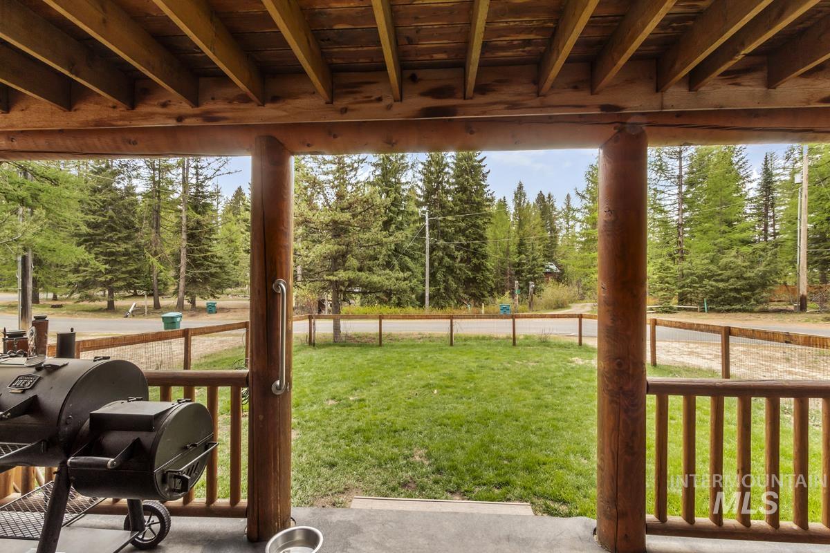 12824 Hereford Road, Donnelly, Idaho 83615, 3 Bedrooms, 2 Bathrooms, Residential For Sale, Price $950,000,MLS 98985812