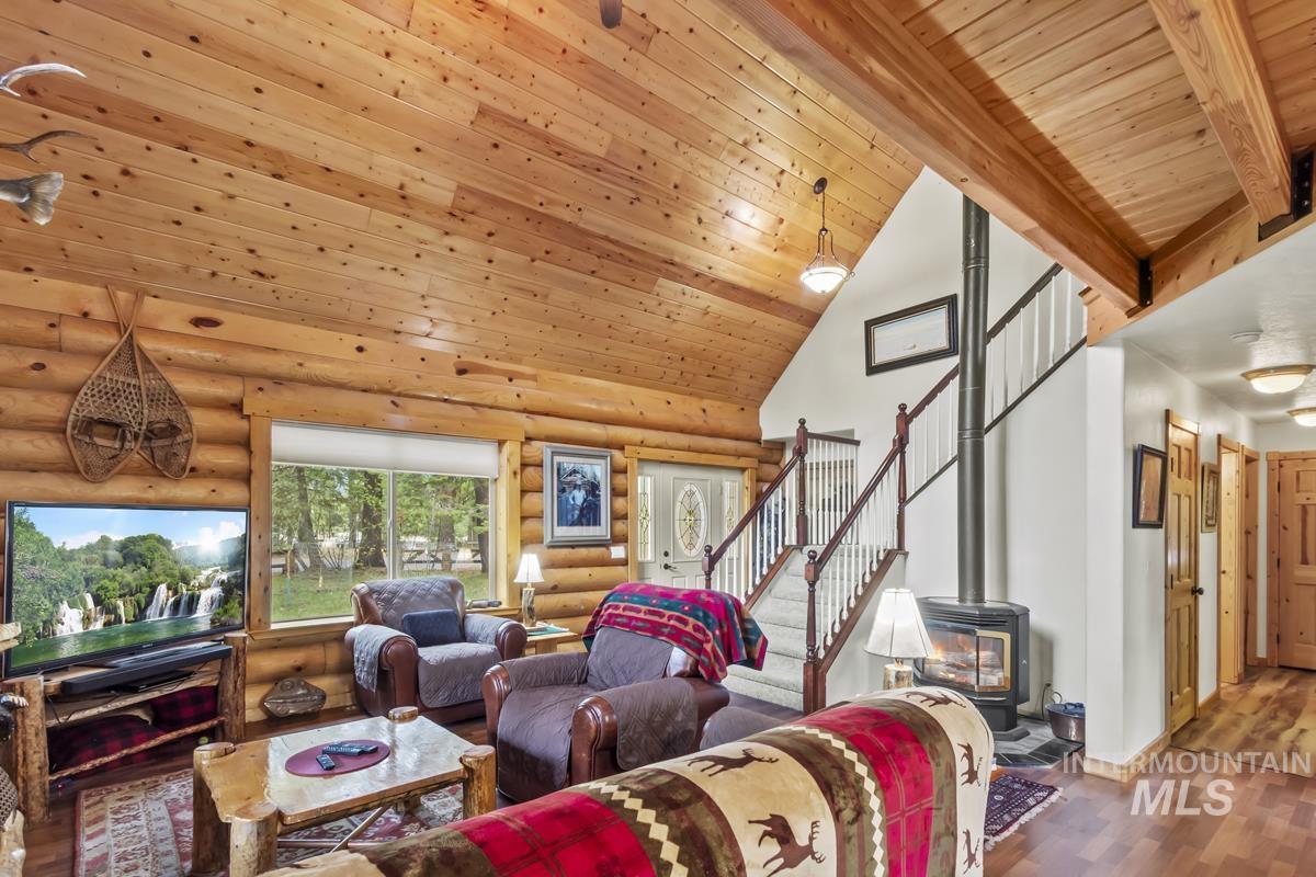 12824 Hereford Road, Donnelly, Idaho 83615, 3 Bedrooms, 2 Bathrooms, Residential For Sale, Price $950,000,MLS 98985812