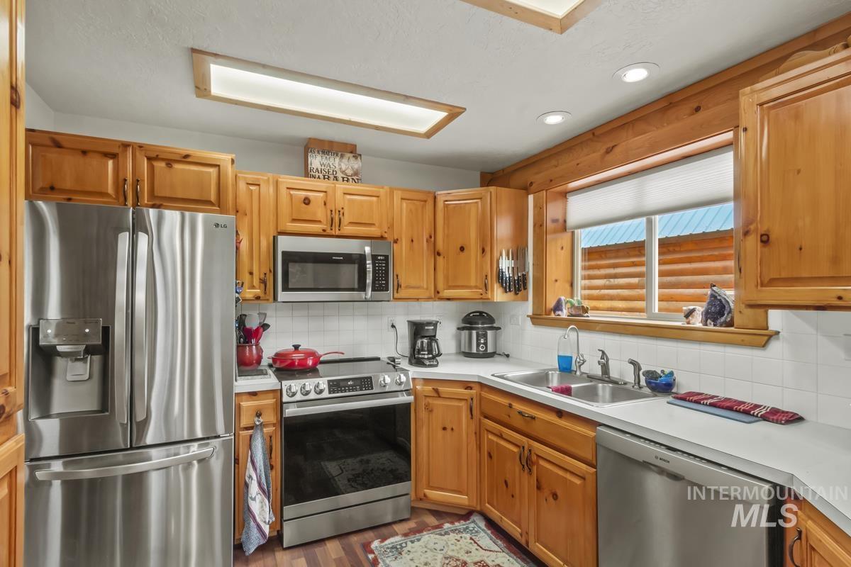 12824 Hereford Road, Donnelly, Idaho 83615, 3 Bedrooms, 2 Bathrooms, Residential For Sale, Price $950,000,MLS 98985812