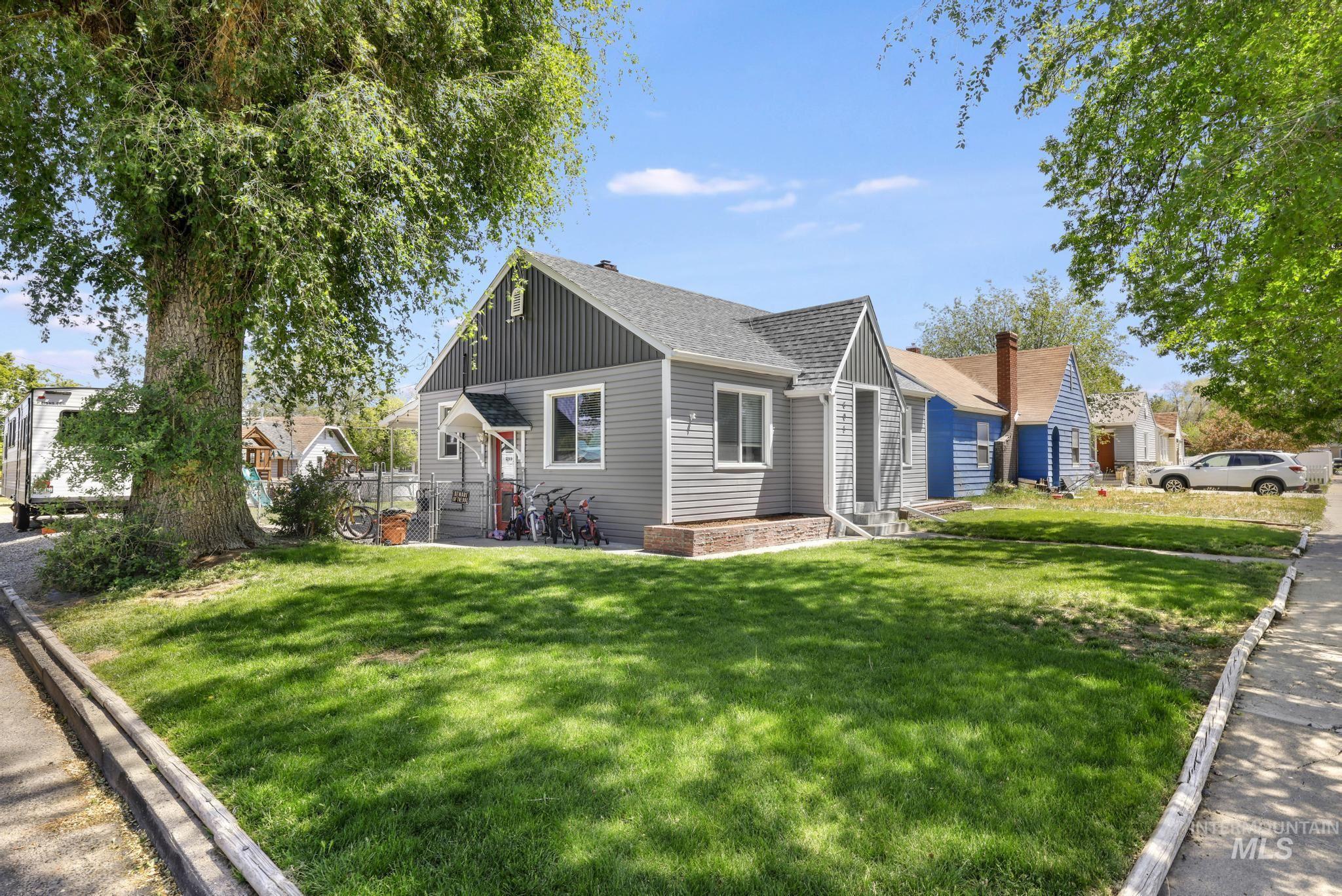 605 4th Ave E, Twin Falls, Idaho 83301, 4 Bedrooms, 2 Bathrooms, Residential For Sale, Price $330,000,MLS 98985815