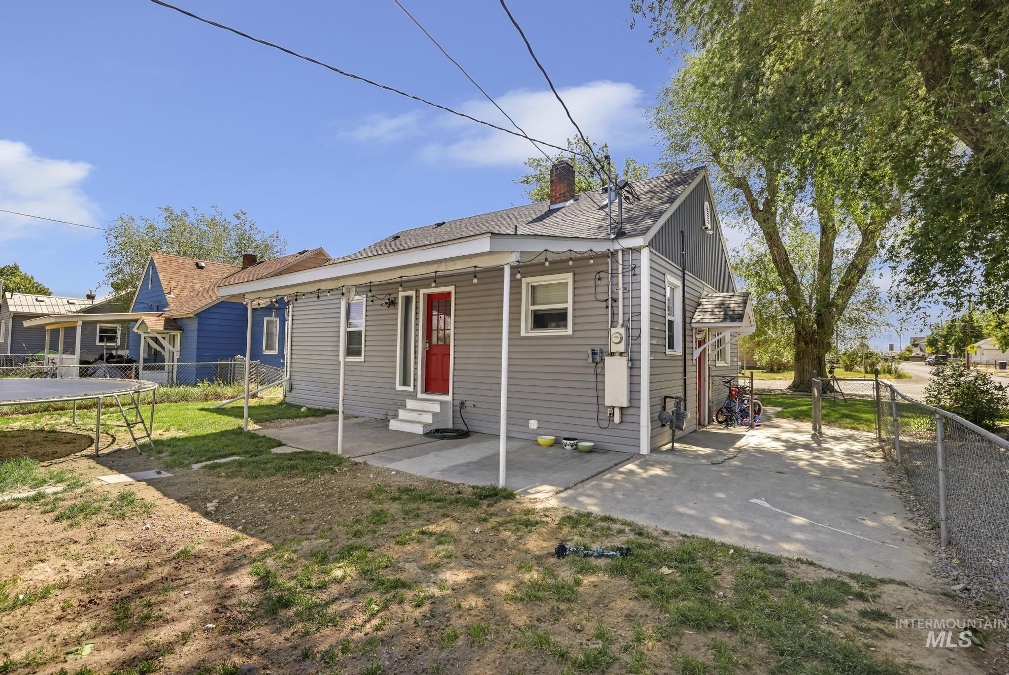 605 4th Ave E, Twin Falls, Idaho 83301, 4 Bedrooms, 2 Bathrooms, Residential For Sale, Price $330,000,MLS 98985815