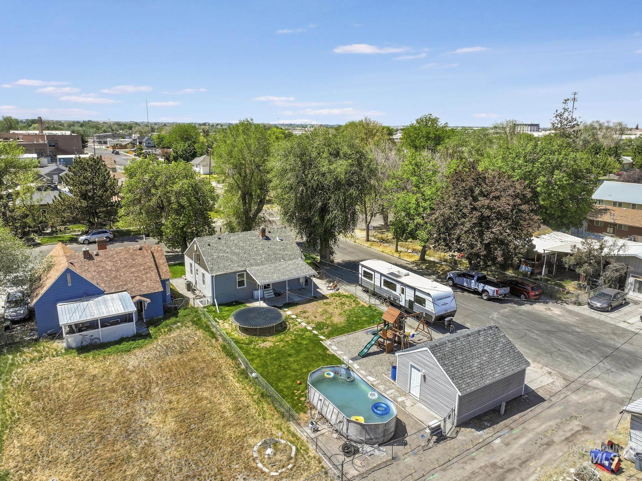 605 4th Ave E, Twin Falls, Idaho 83301, 4 Bedrooms, 2 Bathrooms, Residential For Sale, Price $330,000,MLS 98985815