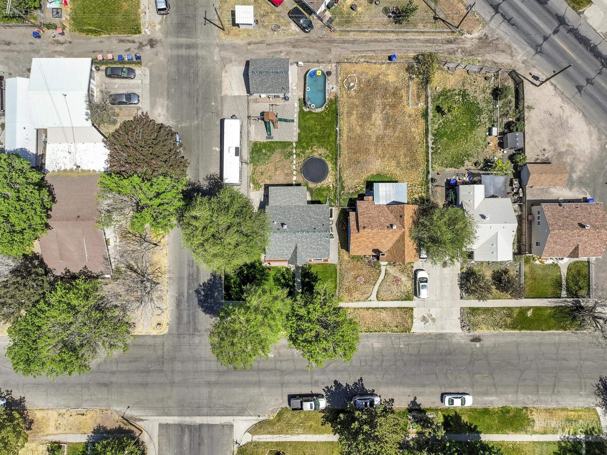 605 4th Ave E, Twin Falls, Idaho 83301, 4 Bedrooms, 2 Bathrooms, Residential For Sale, Price $330,000,MLS 98985815