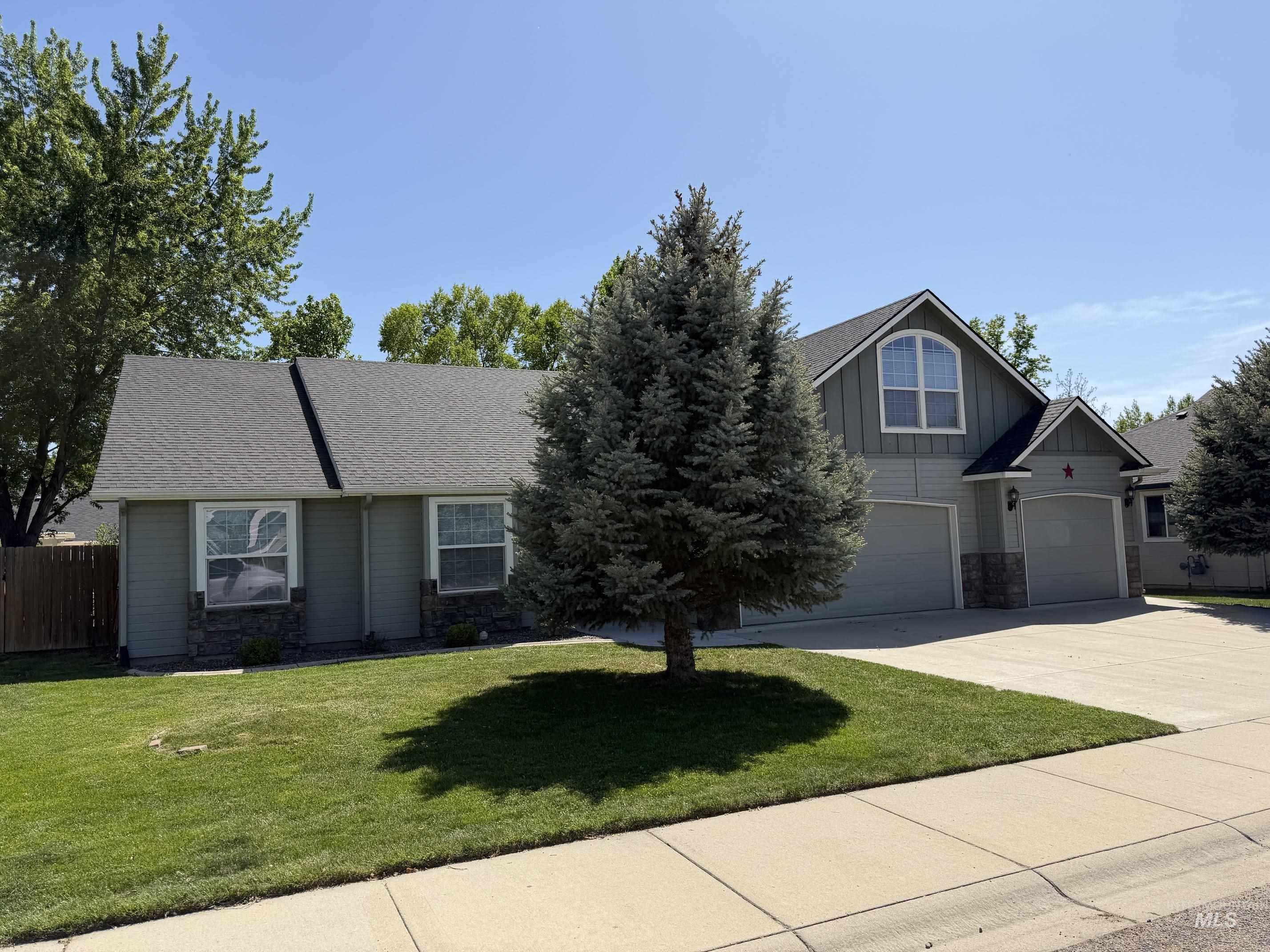 11719 W Blake Dr, Star, Idaho 83646, 4 Bedrooms, 3 Bathrooms, Residential For Sale, Price $495,000,MLS 98985818