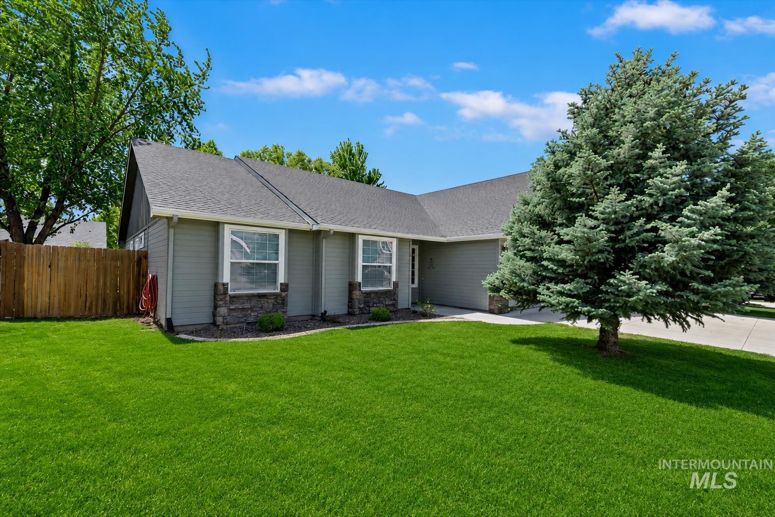 11719 W Blake Dr, Star, Idaho 83669, 4 Bedrooms, 3 Bathrooms, Residential For Sale, Price $495,000,MLS 98985818