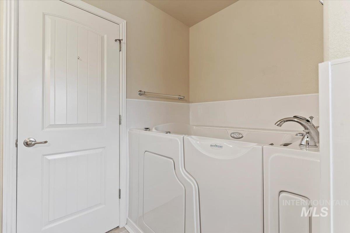 11719 W Blake Dr, Star, Idaho 83669, 4 Bedrooms, 3 Bathrooms, Residential For Sale, Price $495,000,MLS 98985818