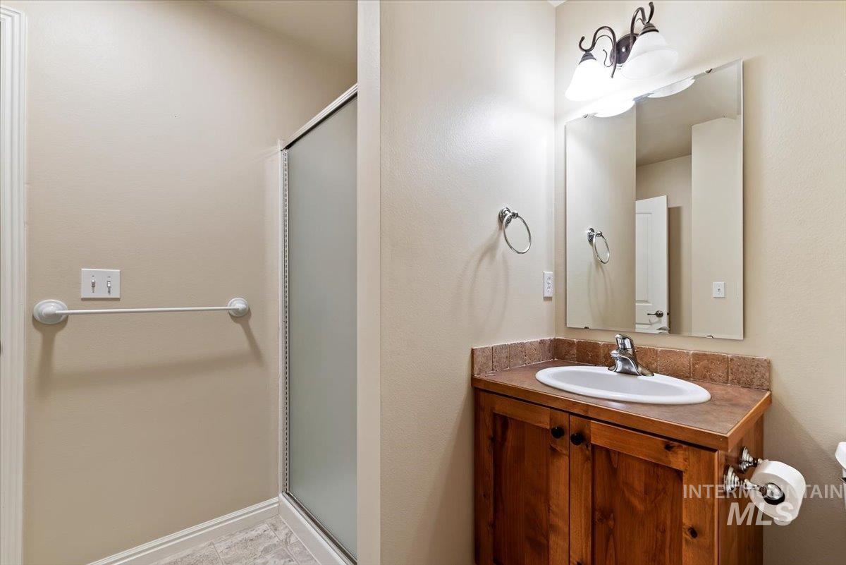 11719 W Blake Dr, Star, Idaho 83669, 4 Bedrooms, 3 Bathrooms, Residential For Sale, Price $495,000,MLS 98985818