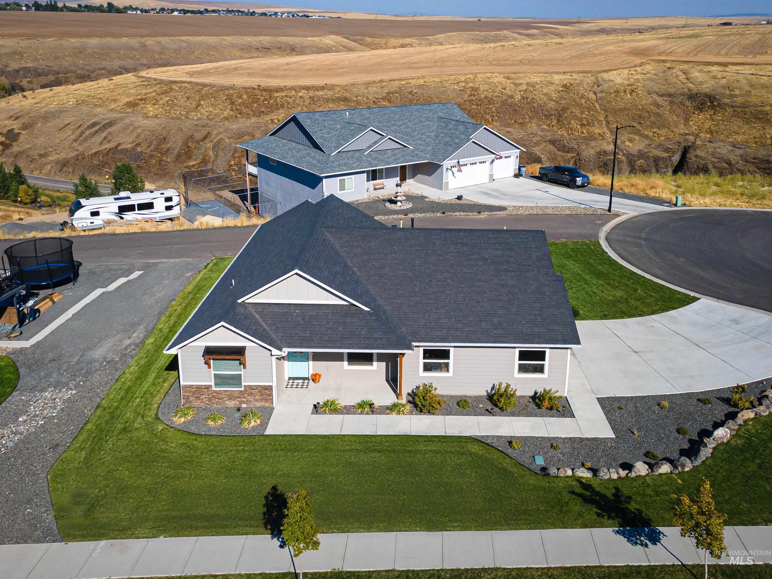 3211 18th St, Lewiston, Idaho 83501-0000, 3 Bedrooms, 2 Bathrooms, Residential For Sale, Price $489,000,MLS 98985820