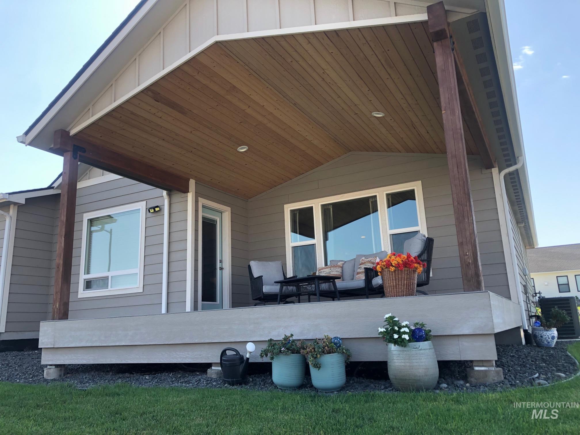 3211 18th St, Lewiston, Idaho 83501-0000, 3 Bedrooms, 2 Bathrooms, Residential For Sale, Price $489,000,MLS 98985820