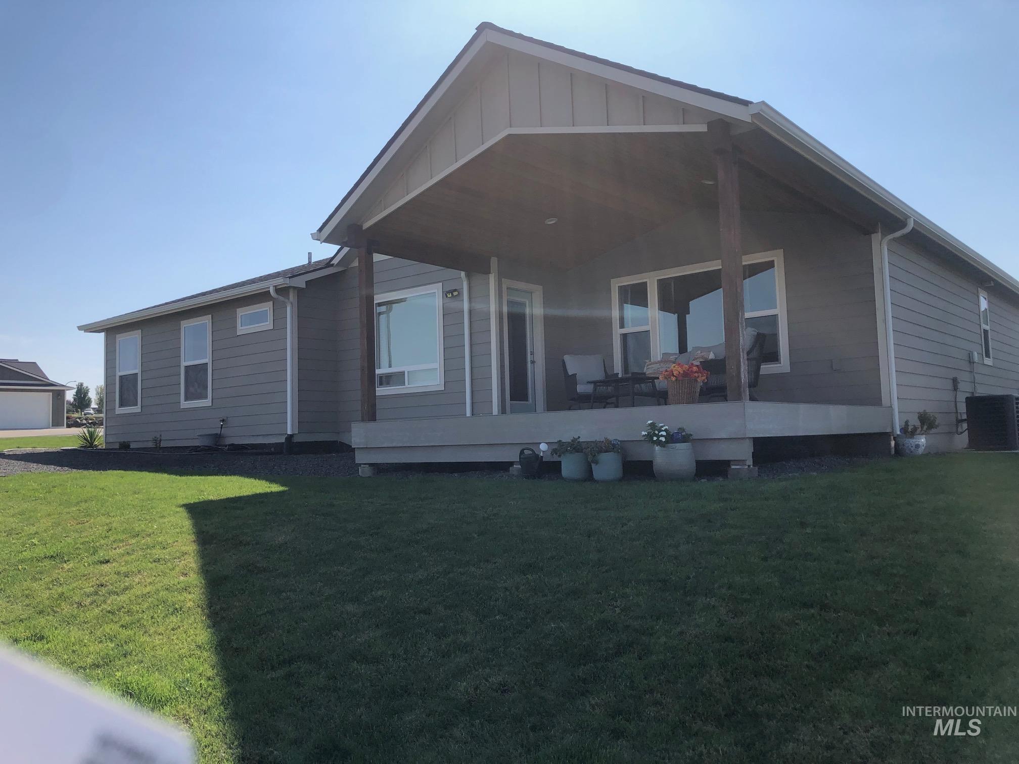 3211 18th St, Lewiston, Idaho 83501-0000, 3 Bedrooms, 2 Bathrooms, Residential For Sale, Price $489,000,MLS 98985820