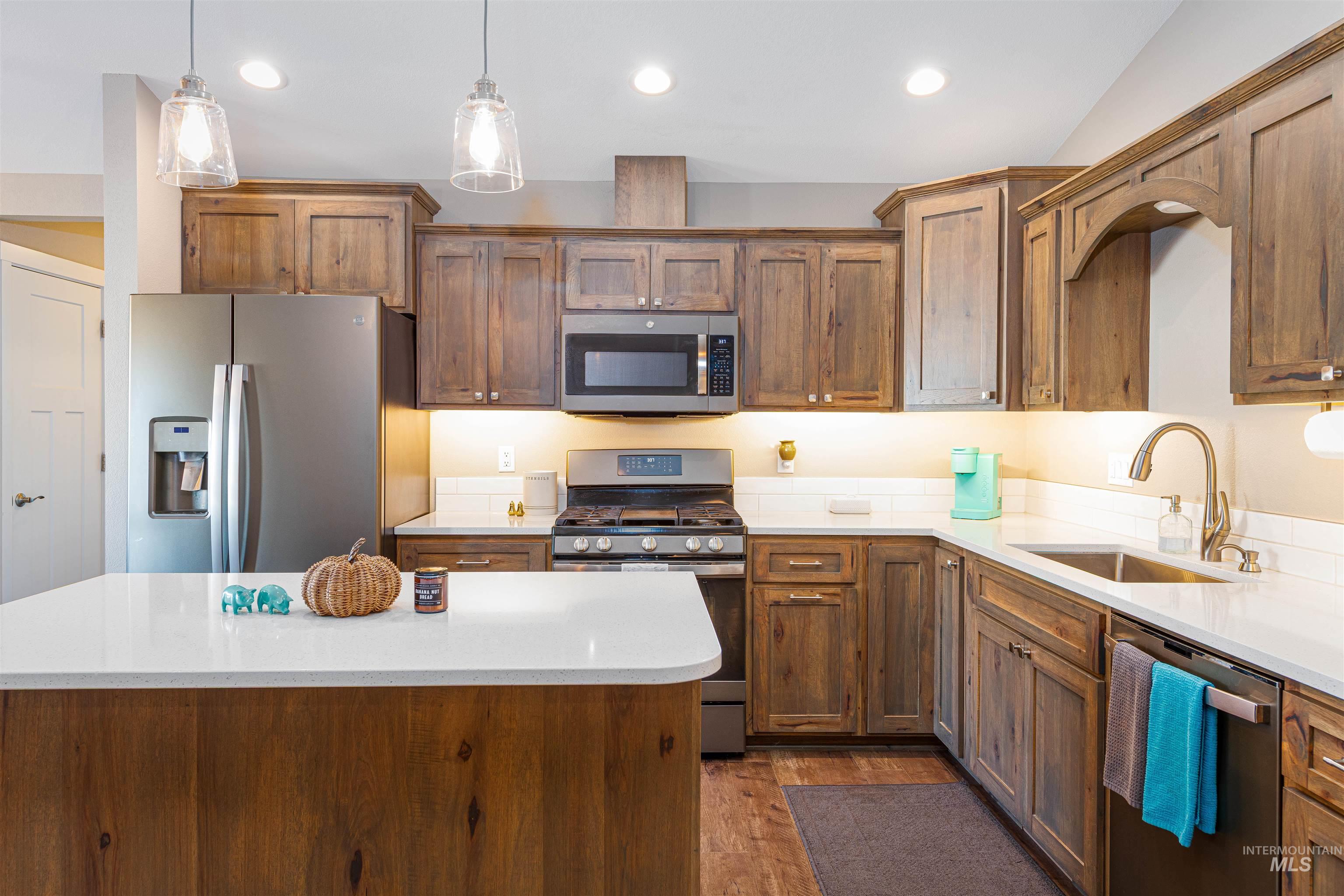 3211 18th St, Lewiston, Idaho 83501-0000, 3 Bedrooms, 2 Bathrooms, Residential For Sale, Price $489,000,MLS 98985820