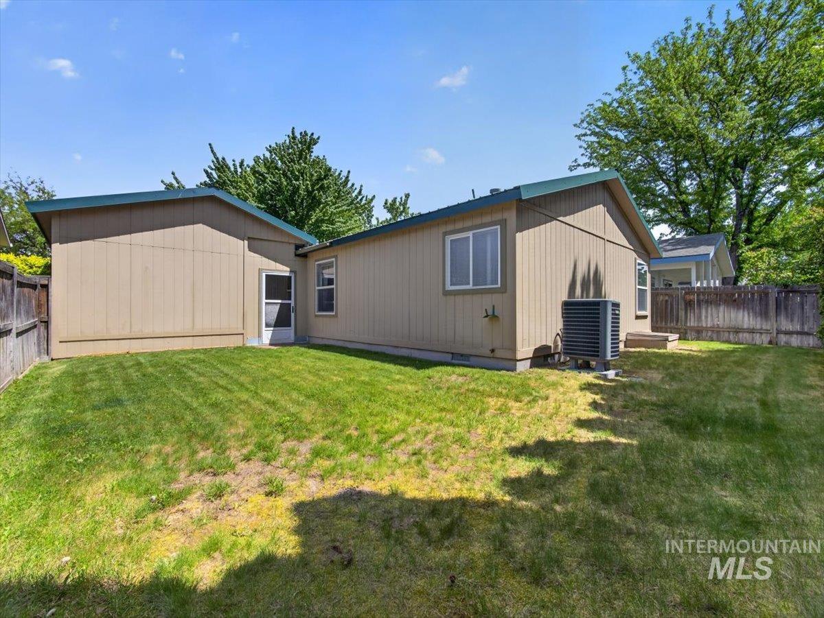 665 Liberty Lane, Emmett, Idaho 83617, 3 Bedrooms, 2 Bathrooms, Residential For Sale, Price $159,900,MLS 98985821