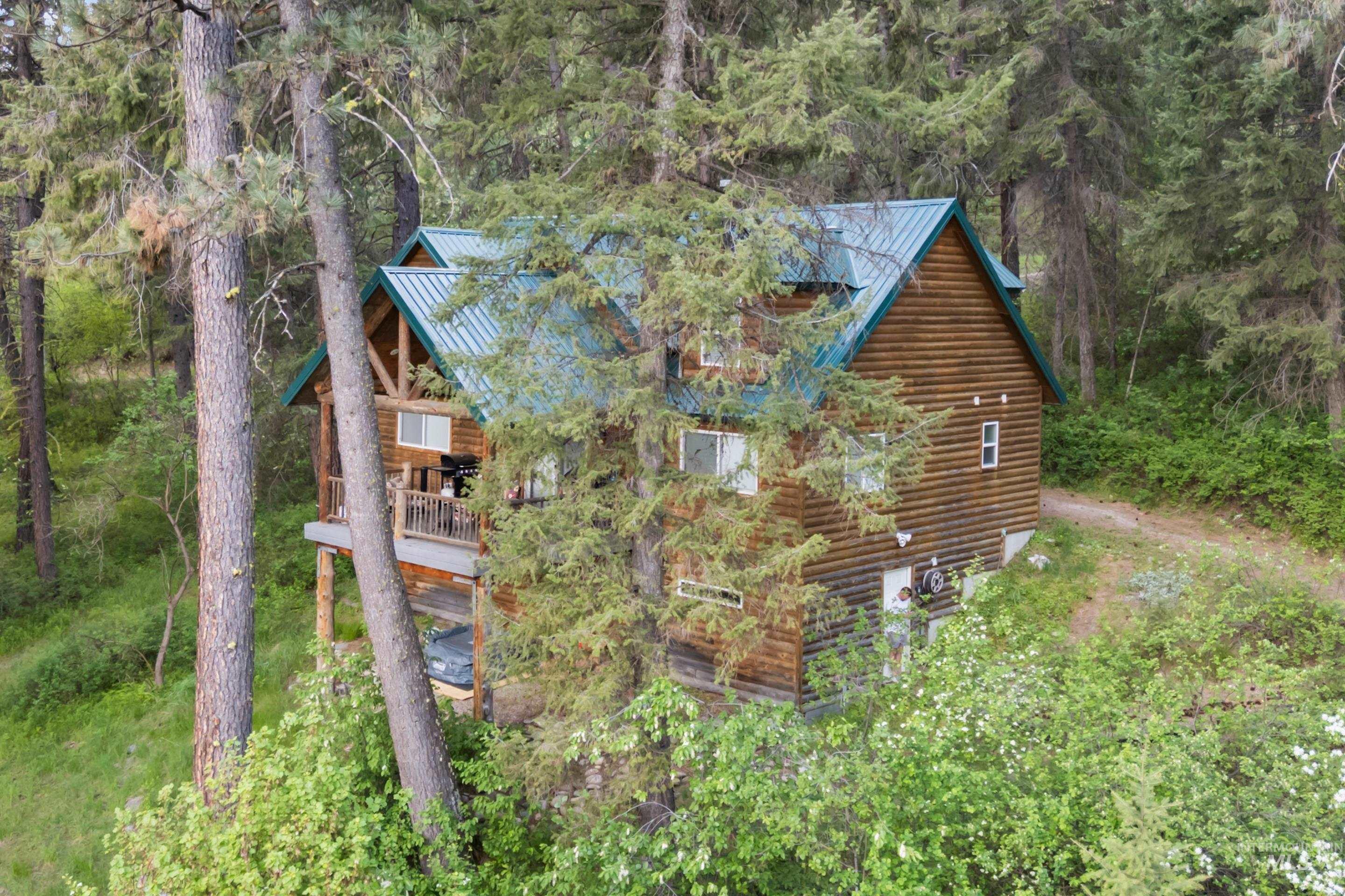 9 Deer Valley Rd., Garden Valley, Idaho 83622, 3 Bedrooms, 2 Bathrooms, Residential For Sale, Price $659,000,MLS 98985823